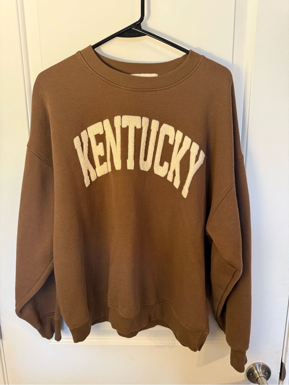 State of Mind Brown Crewneck Sweatshirt with Cream KENTUCKY Chenille